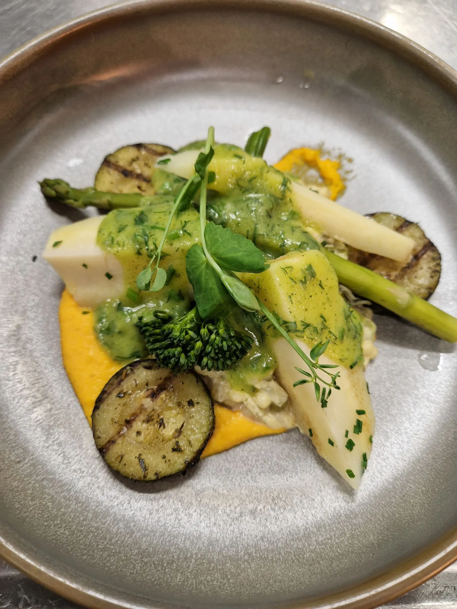 Signature Plate 05
