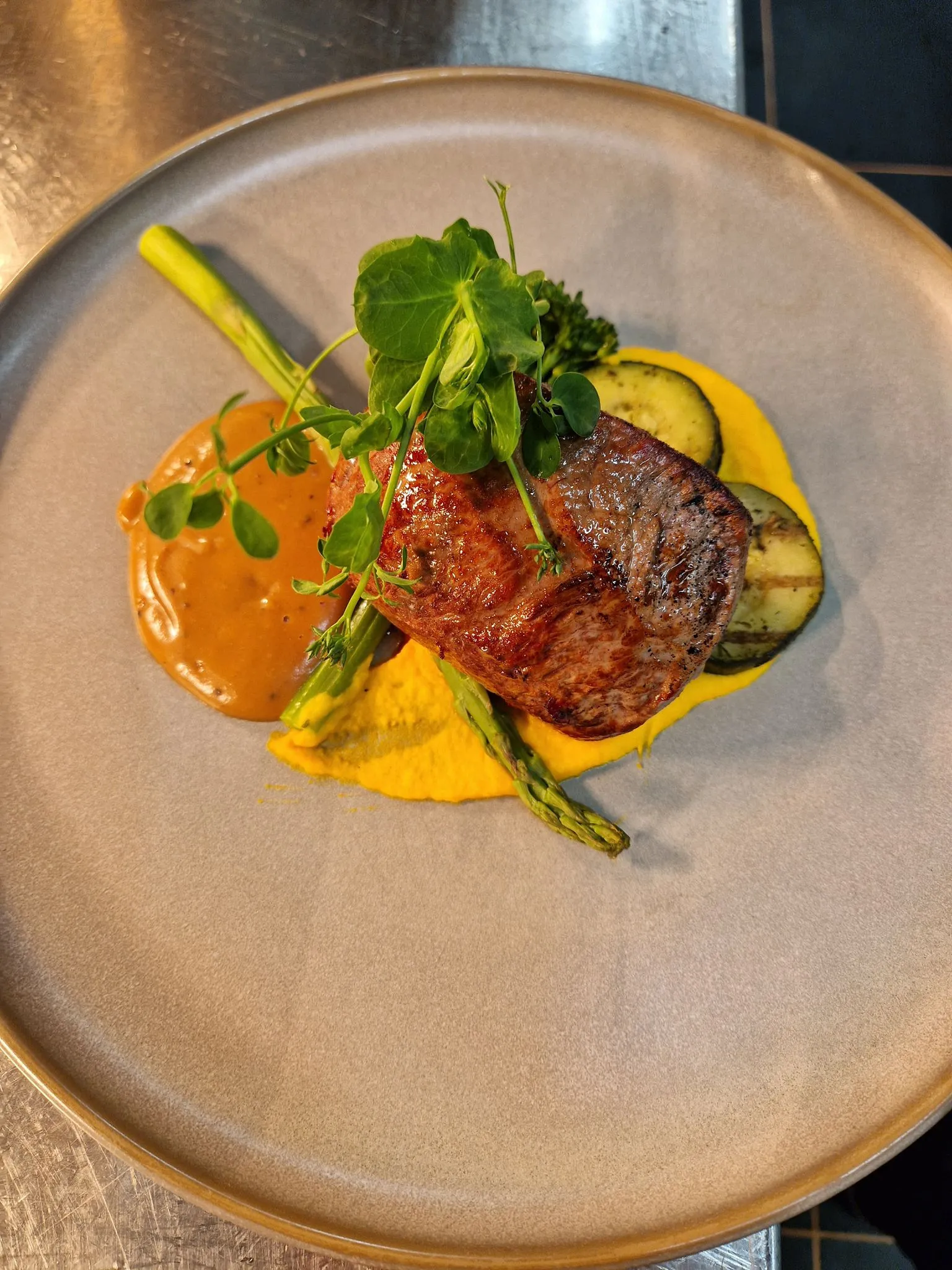 Signature Plate 06